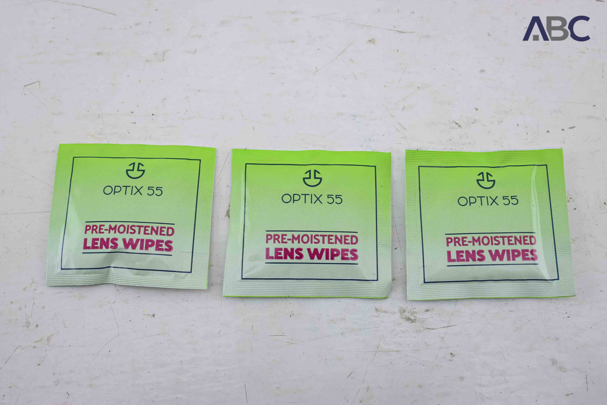 Optix 55 PreMoistened Lens Wipes (1 Lot In a Packet)