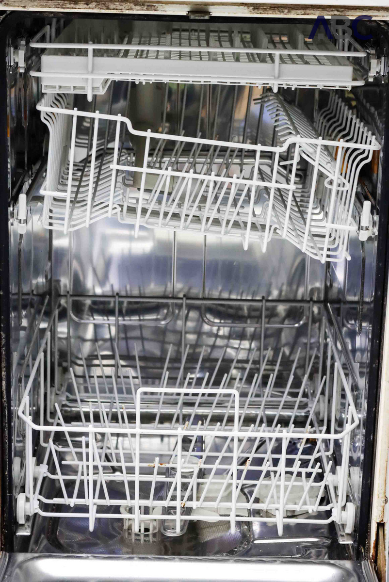 Miele G606 SC Plus Dishwasher (240V) (1)