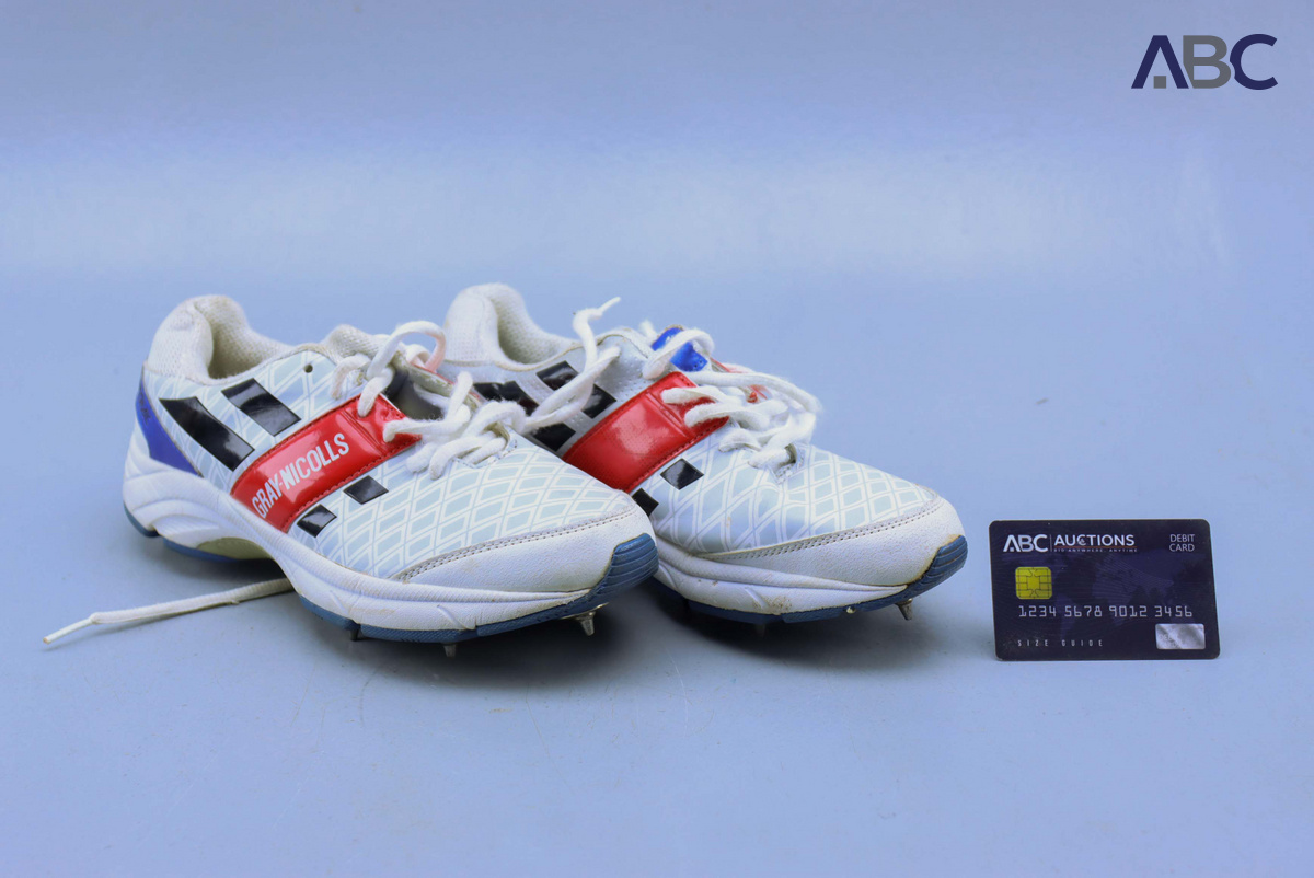 GrayNicolls Cricket Boots (Size 5) (1 Pair)