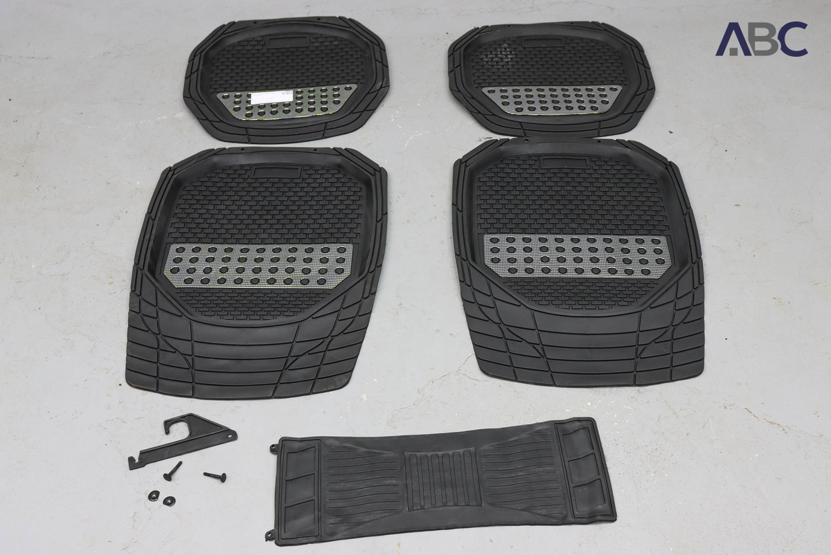 Guto Car Mats Black Rubber (5 Piece) (1)