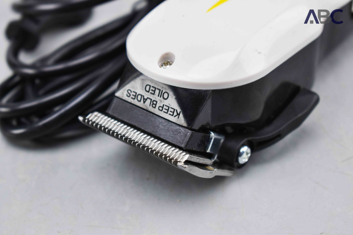 WAHL Super Taper Hair Clipper (230V) (1)