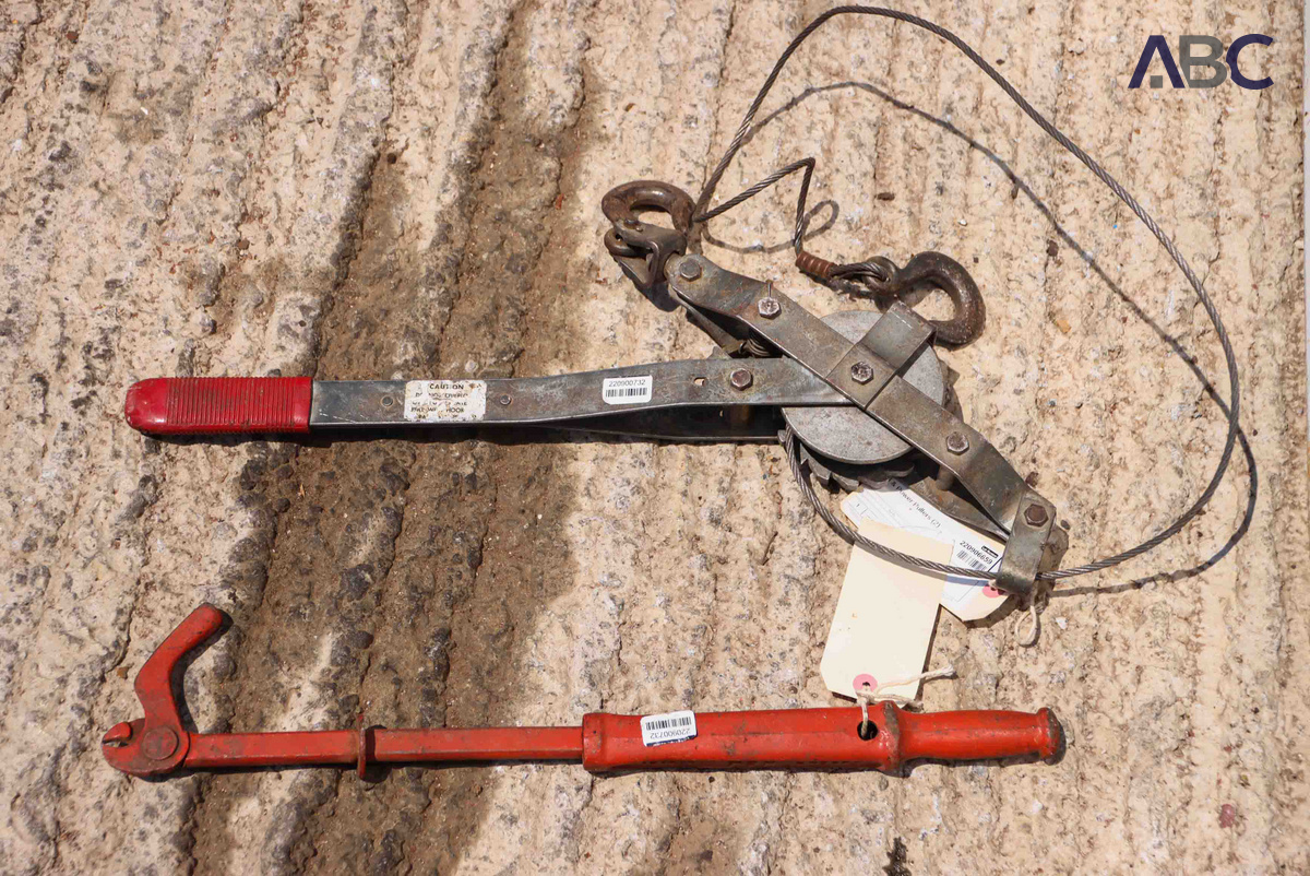 Nail & Power Pullers (2)