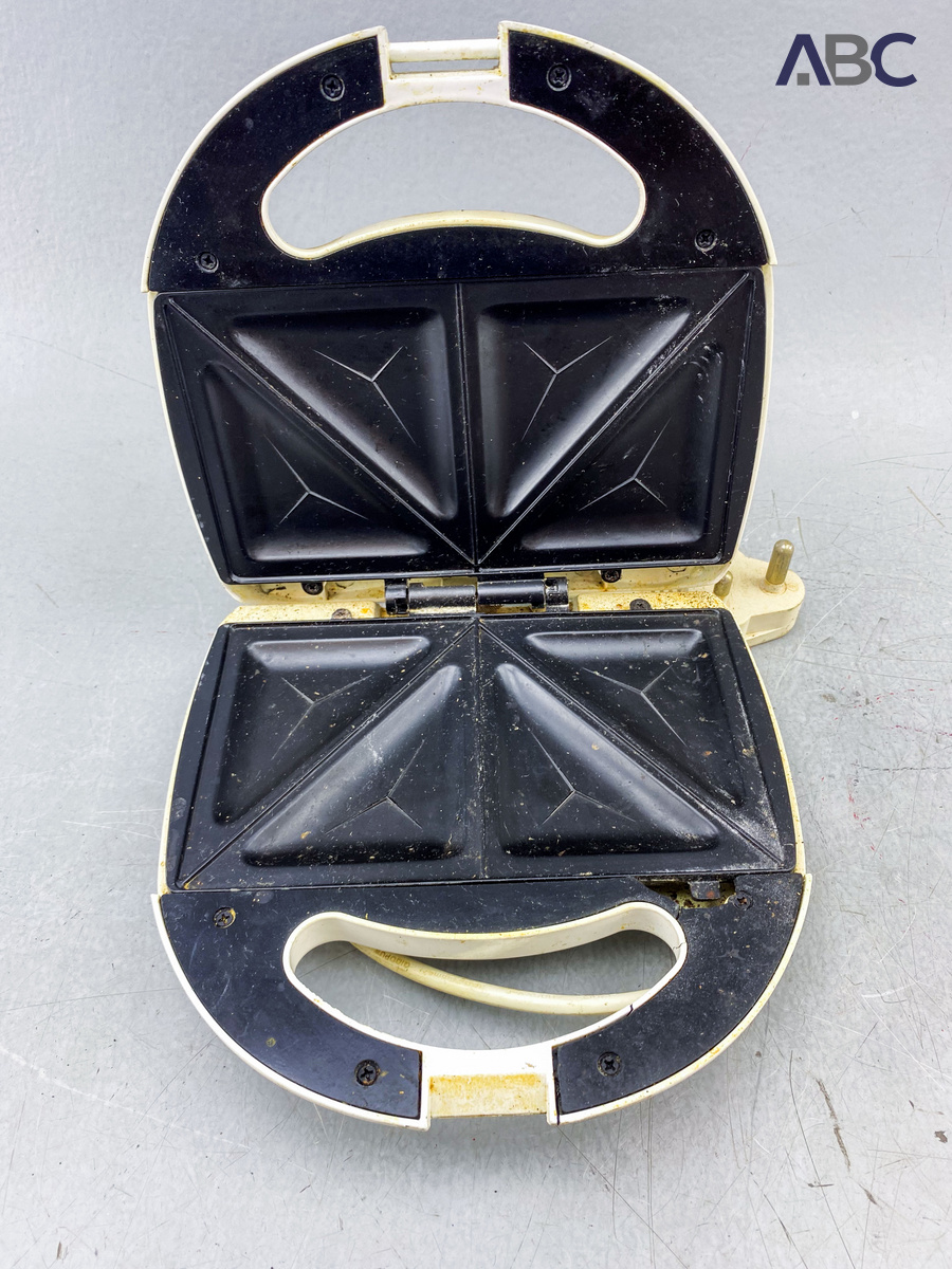 Logik Sandwich Maker & Salton Hand Mixer (2)