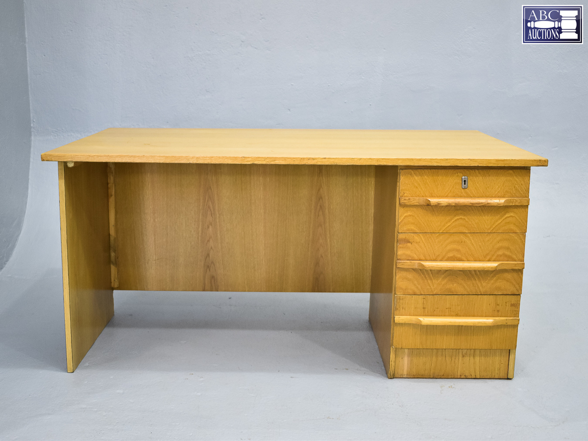 Desk Wooden (3 Drawer L 1500 x W 890 x H 720mm) (1)