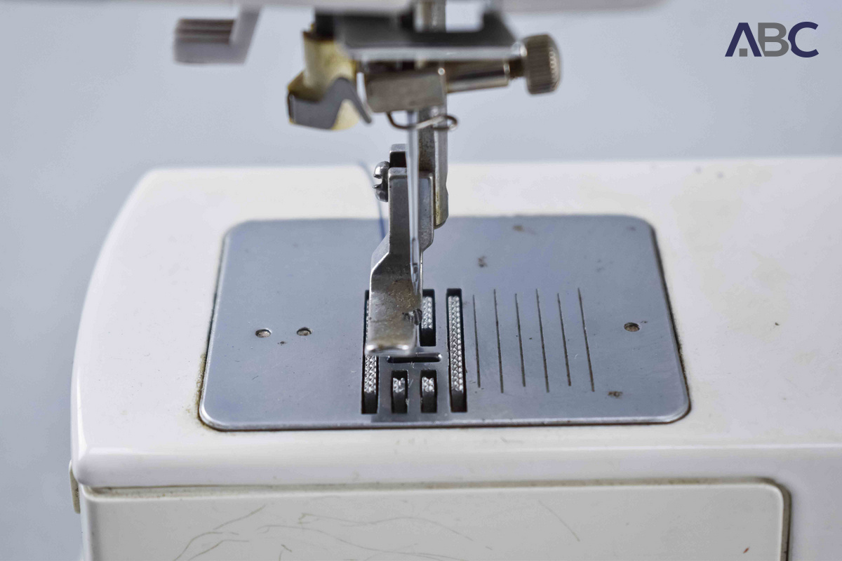 740E Electric Sewing Machine (220V240V) (1)