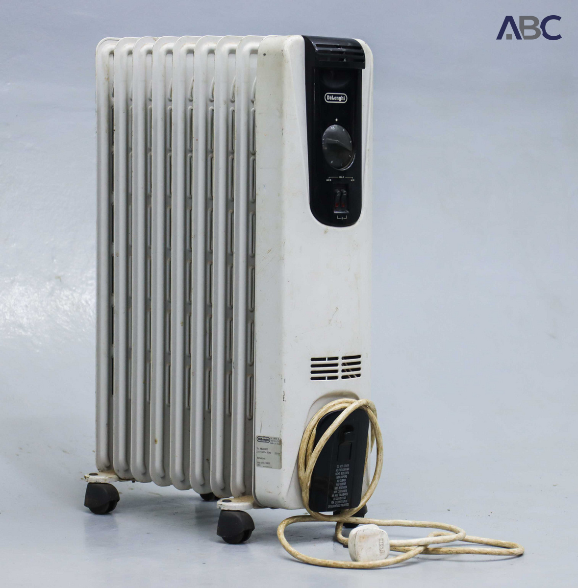 Delonghi Oil Heater (9 Fin 240V) (1)