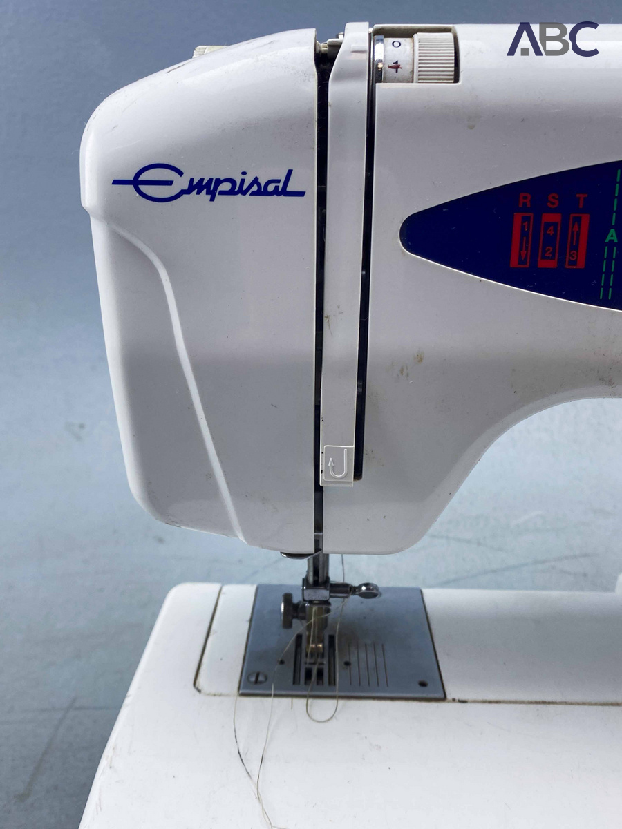 Empisal Celebrity 550 Sewing Machine (220 230V) (1)