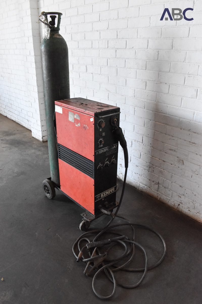 Kemppi Kempomat 250 Co2 Welding Machine (300V) (1)