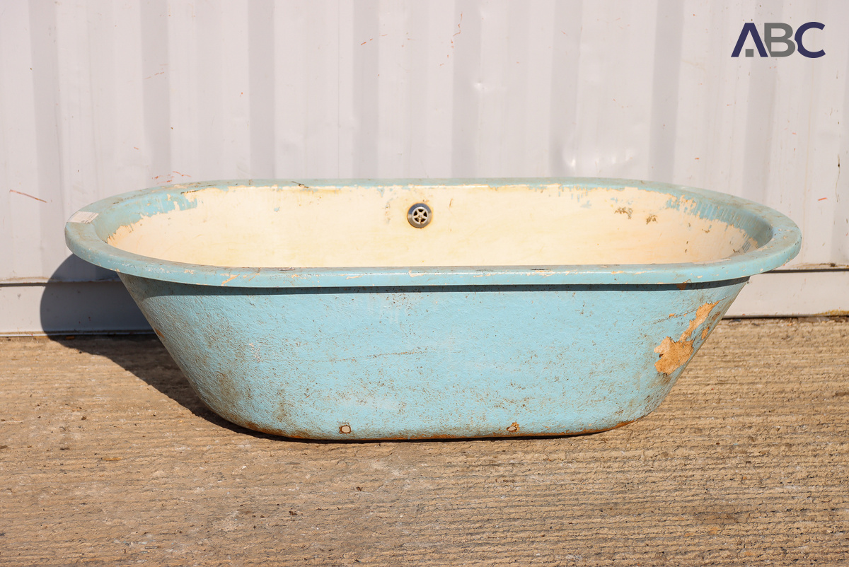 Bathtub Fiberglass (L 1700 × W 900 × H 500mm) (1)