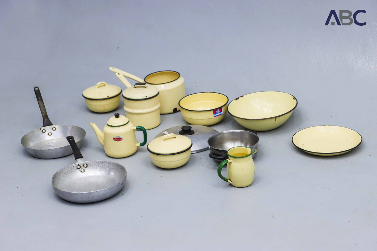 Assorted Kitchenware (12 In a Box)