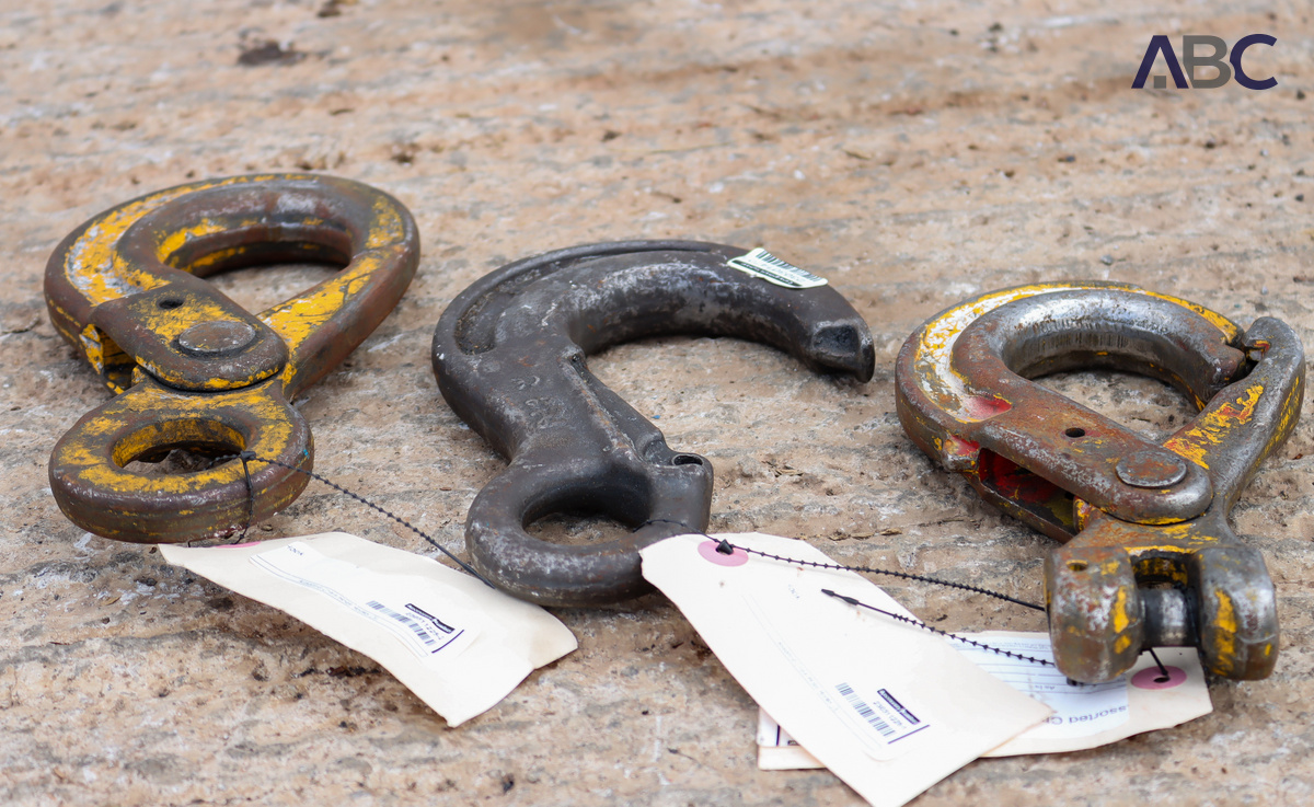 Assorted Chain Hoist Hooks (3)